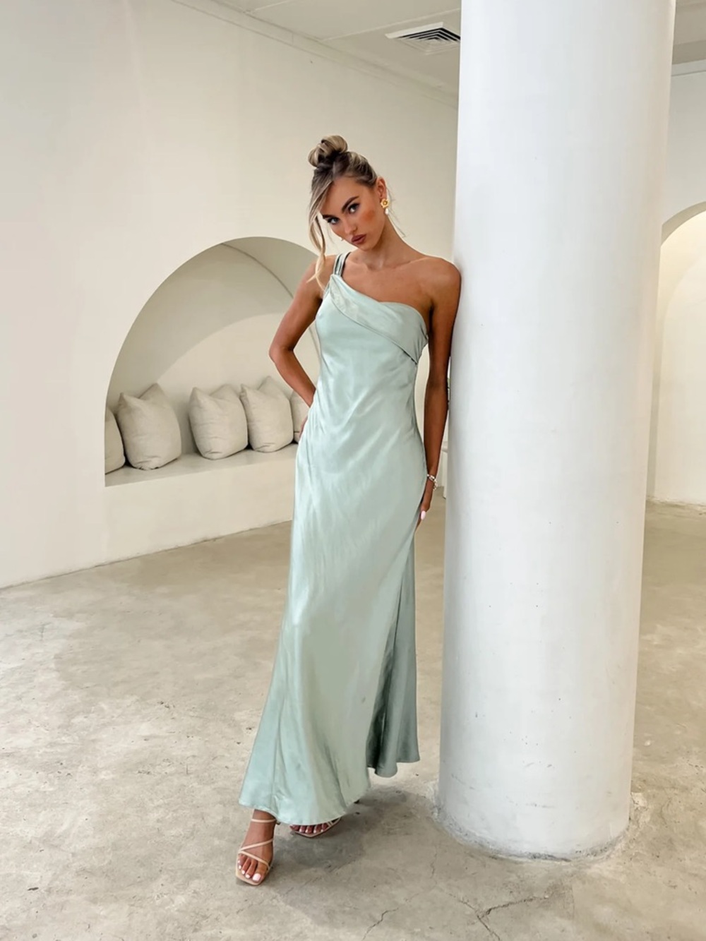 Selfie Leslie- Carmel One-Shoulder Sash Maxi Dress Sage